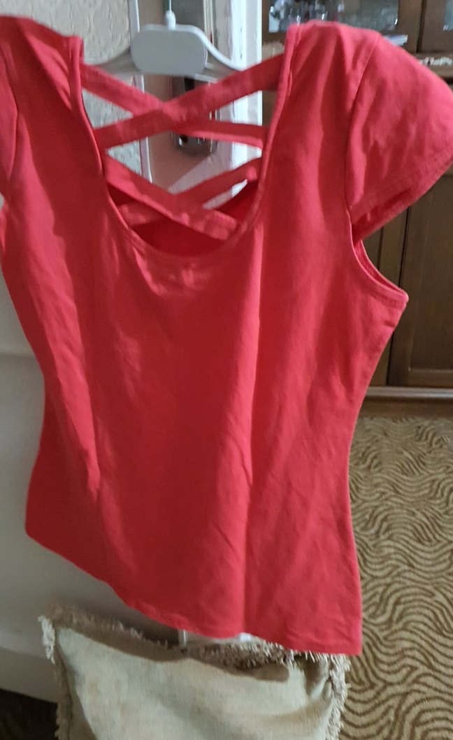 Kırmızı V Yaka Kısa Kollu Kadın Tişört - Görsel 2