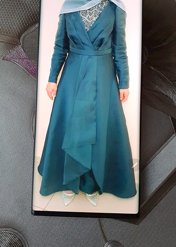 Uzun Mavi Drapeli Tesettür Abiye - Görsel 4