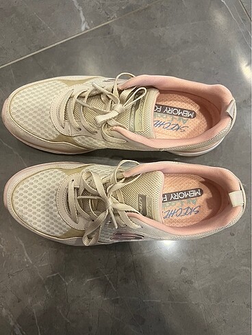 37 Beden Skechers spor ayakkabı