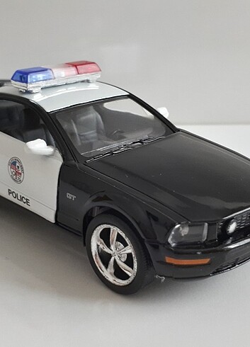 Ford Mustang Polis Arabası 
