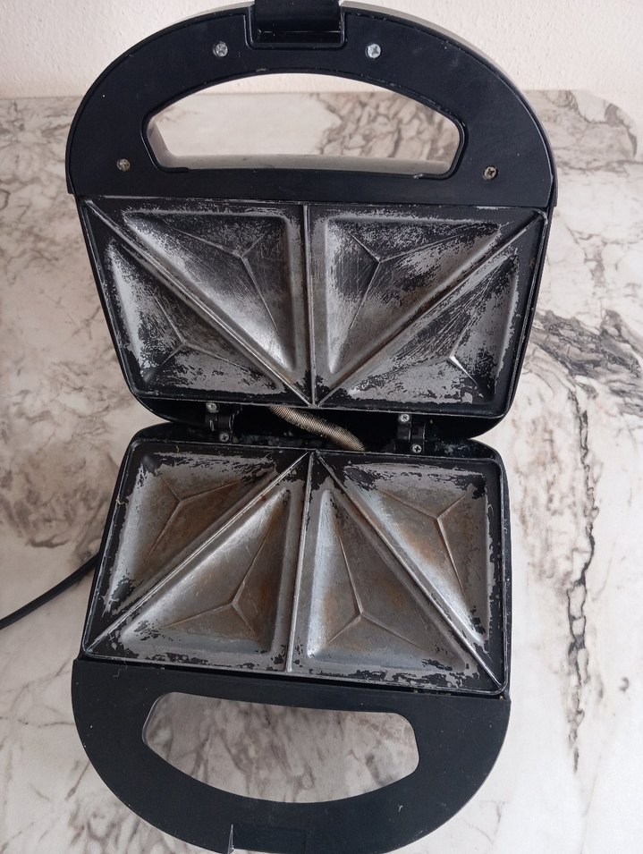 Siyah Sandviç ve Tost Makinesi - Görsel 4