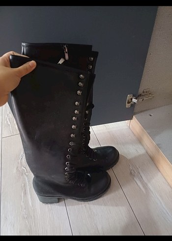38 Beden Siyah Deri Gotik Tokalı Dizüstü Kadın Çizme