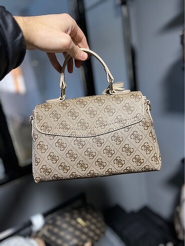Diğer Guess Çanta Modelleri