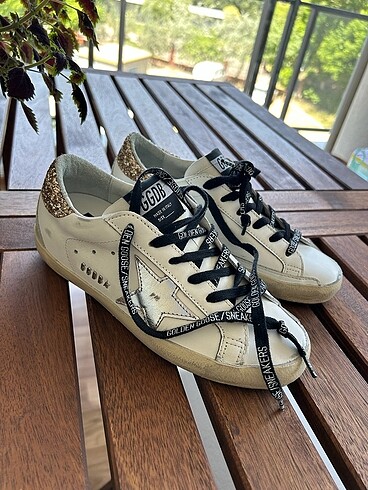 Golden Goose 37
