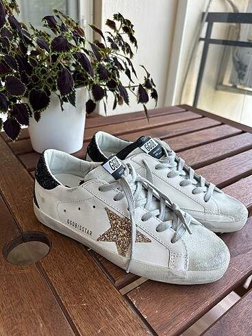 Golden Goose 37