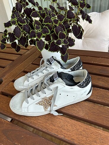 Golden Goose Deluxe Golden Goose 37