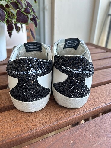 37 Beden çeşitli Renk Golden Goose 37