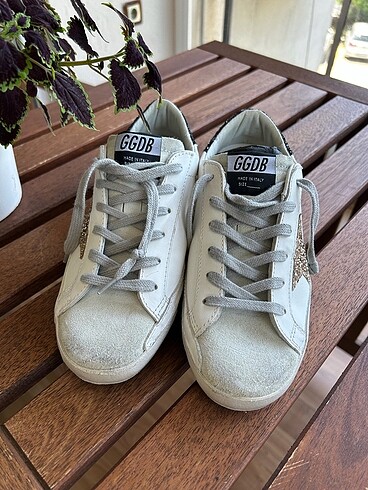 37 Beden Golden Goose 37