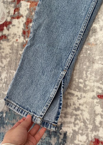 Trendyol & Milla Yırtmaçlı Midi Boy Batik Desenli Kadın Kot Pantolon