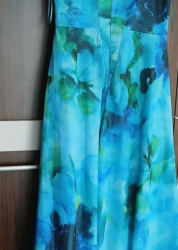 Boncuk İşlemeli Turkuaz V Yakalı Uzun Abiye - Görsel 3