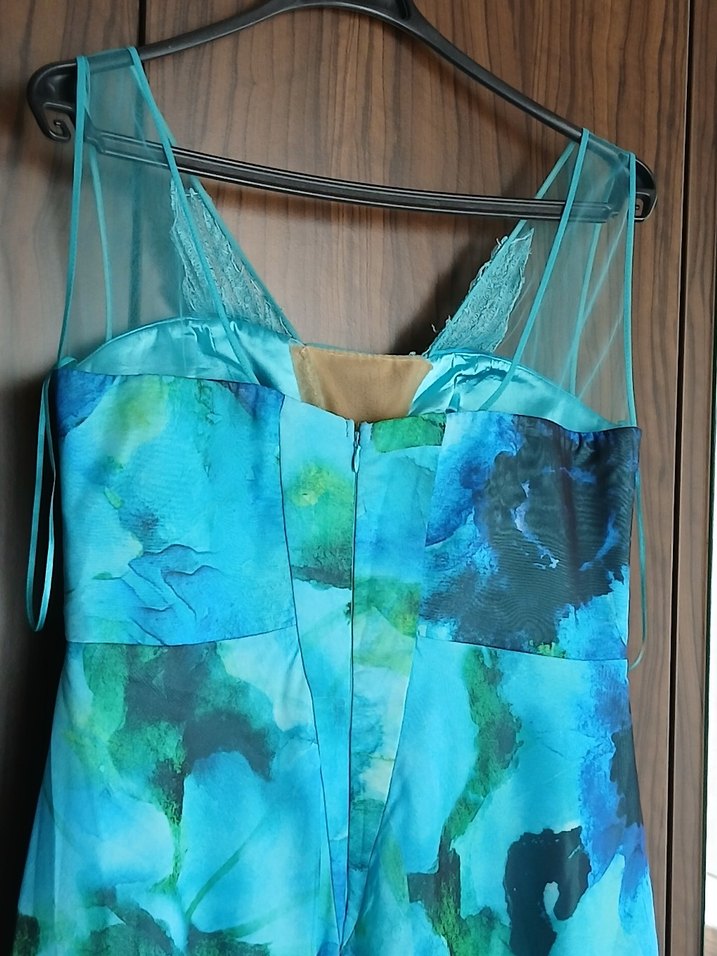 Boncuk İşlemeli Turkuaz V Yakalı Uzun Abiye - Görsel 4