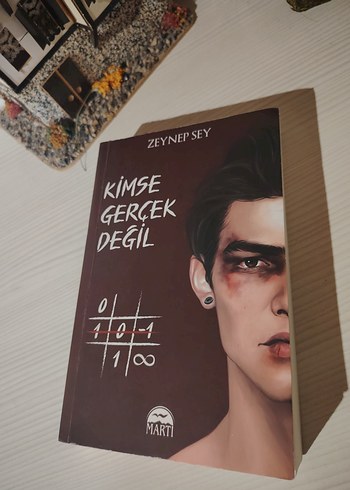 Kimse Gerçek Değil - Zeynep Sey