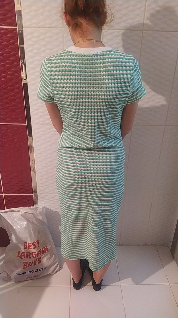 Çizgili V Yaka Midi Elbise - Görsel 3