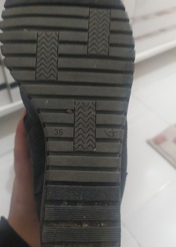 Siyah Süet Tüylü Kadın Dolgu Topuk Bot - Görsel 3