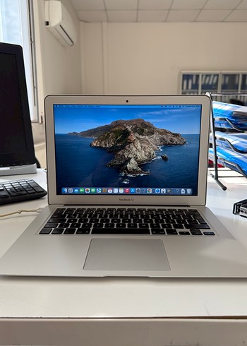 Gri Apple MacBook Air 13.3 inç 8/128 dizüstü bilgisayar - Görsel 2