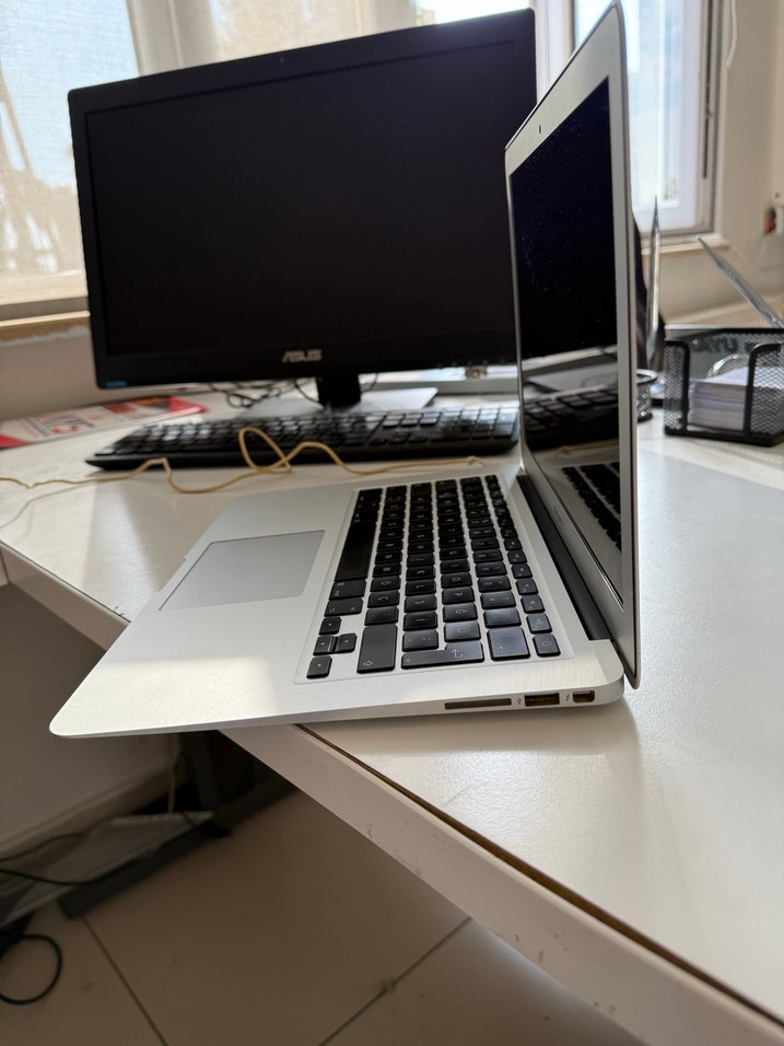 Gri Apple  MacBook Air 13.3 inç 8/128 dizüstü bilgisayar  - Görsel 4