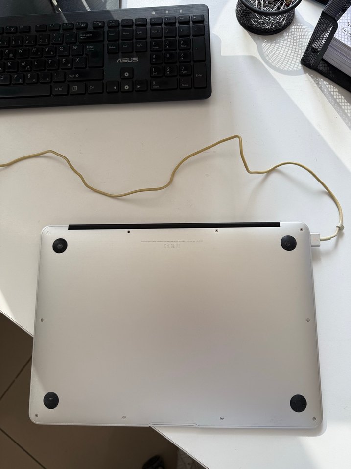 Gri Apple  MacBook Air 13.3 inç 8/128 dizüstü bilgisayar  - Görsel 5