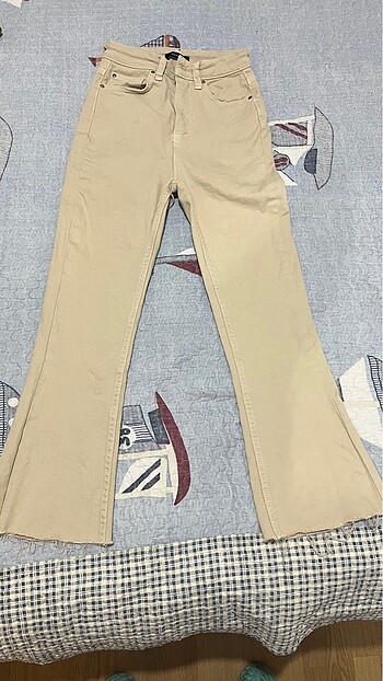 Trendyol & Milla Bej renk crop flare jeans