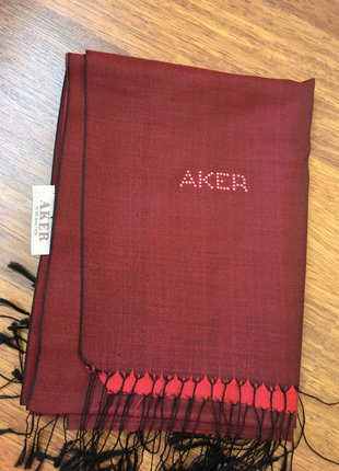 Aker 0 İpek şal orijinalidir 