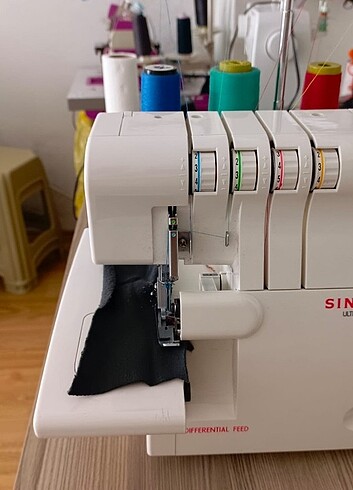  Beden Renk Singer overlock makinesi
