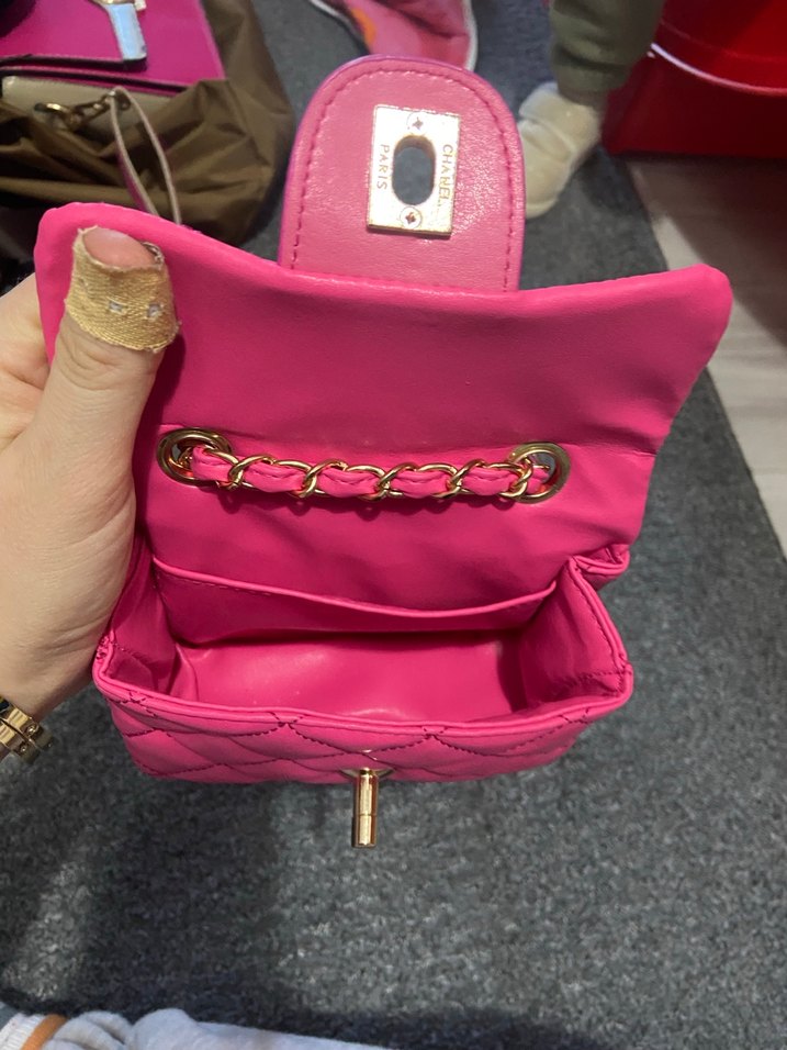 Zincir Detaylı Pembe Deri Kadın Çanta - Görsel 4