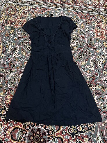 Gotik yakalı elbise