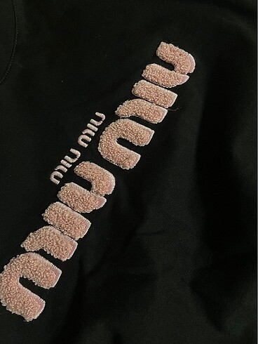 m Beden siyah Renk Miu t shirt