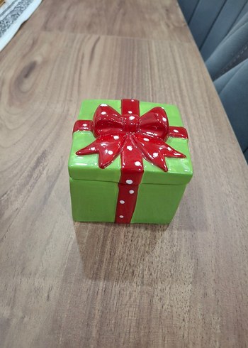 Kırmızı Kurdeleli Yeşil Seramik Hediye Kutusu - Görsel 4