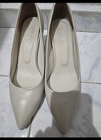 Krem stiletto 