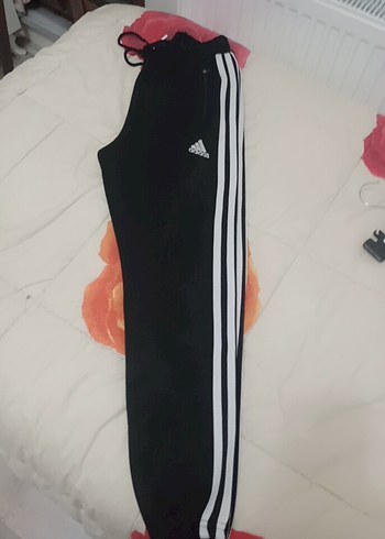 Adidas s