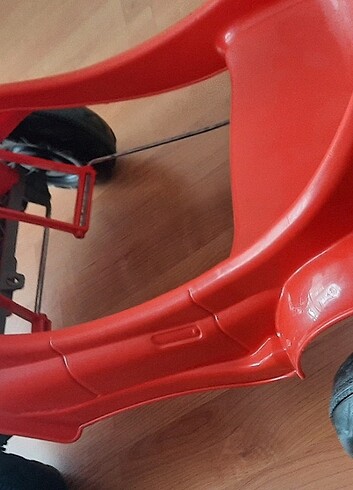  Beden kırmızı Renk Pilsan pedalli mcqueen araba