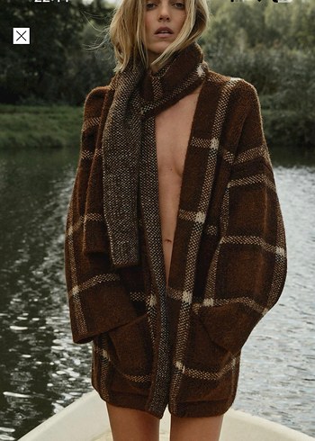 Zara Kareli Atkılı Kısa Örgü Kaban - Görsel 2