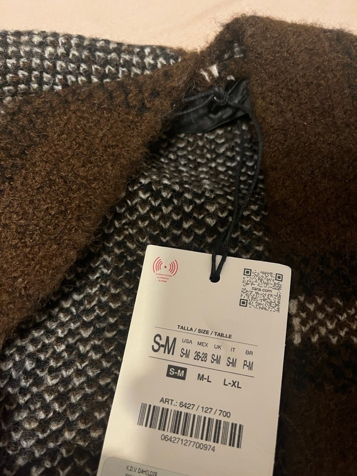 Zara Kareli Atkılı Kısa Örgü Kaban - Görsel 5