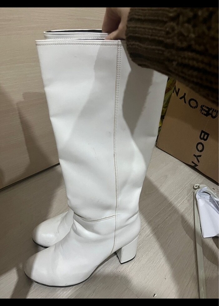 Beyaz Çizme - Görsel 3