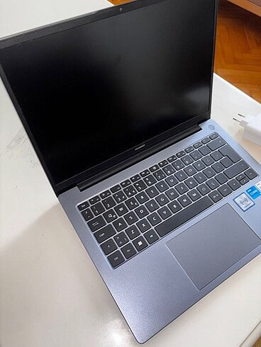 Beden HUAWEI D14 I5-1240P 16GB RAM 512GB SSD
