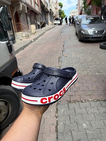 Yan Yazılı Crocs Terlik