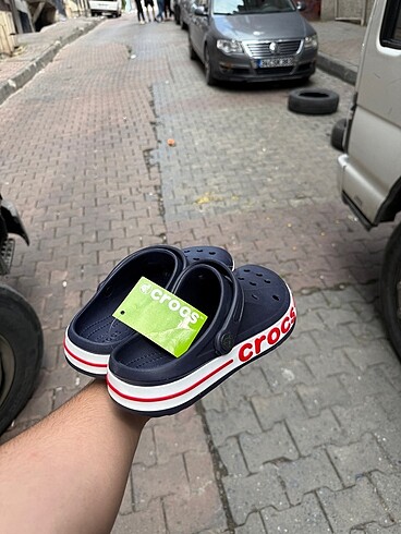 39 Beden Yan Yazılı Crocs Terlik