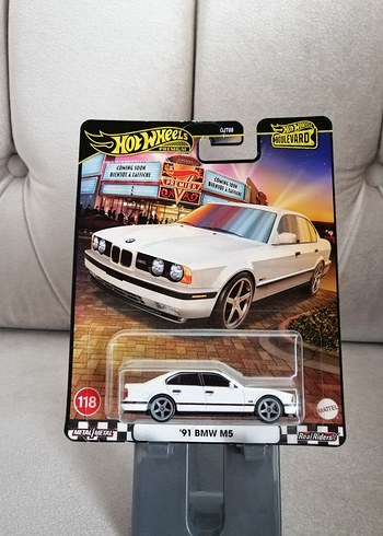 Hot Wheels '91 BMW M5 Premium Oyuncak Araba