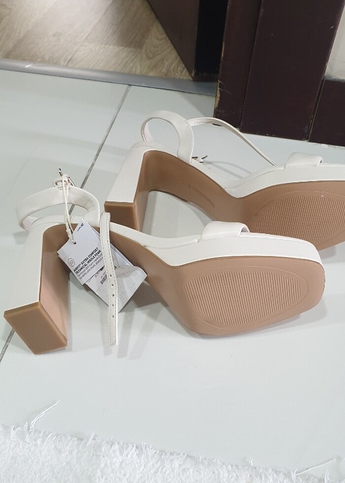 STRADİVARİUS TOPUKLU AYAKKABI - Görsel 2