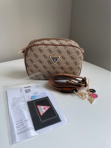  Beden guess charm detaylı çanta