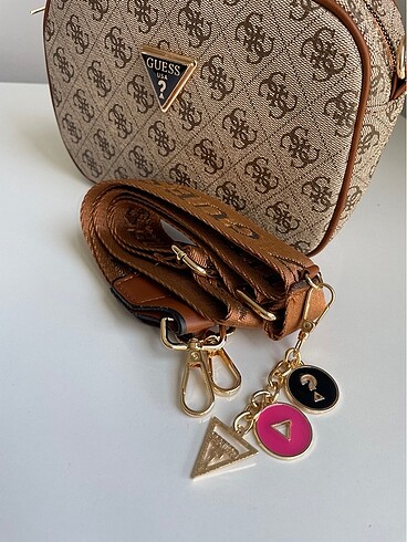Guess guess charm detaylı çanta