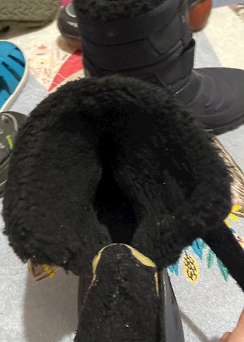 Siyah Erkek Çocuk Kaymaz Bot - Görsel 3