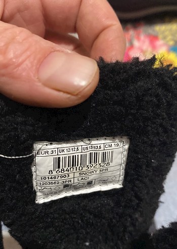 Siyah Erkek Çocuk Kaymaz Bot - Görsel 4