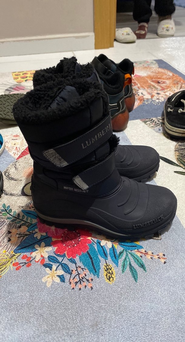 Siyah Erkek Çocuk Kaymaz Bot - Görsel 2