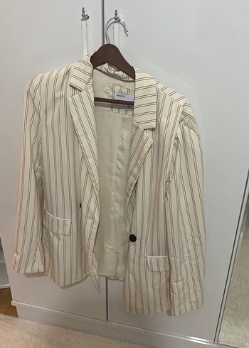 Bershka Çizgili Beyaz Kadın Blazer Ceket