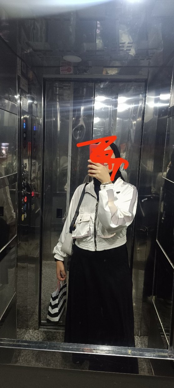 Kadın Beyaz Kapüşonlu Mini Ceket - Görsel 3