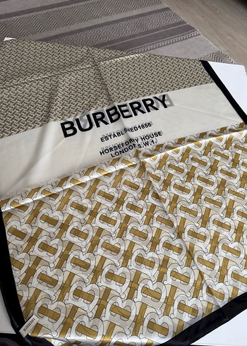 Burberry Burberry Desenli Kadın Eşarp