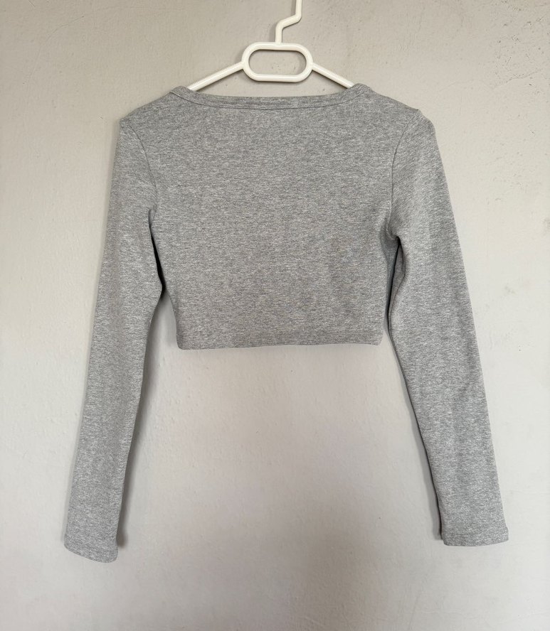 Gri Uzun Kollu Crop Top - Görsel 3