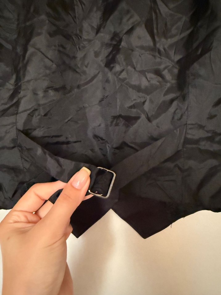 Düğmeli Siyah Kadın Saten Yelek - Görsel 3