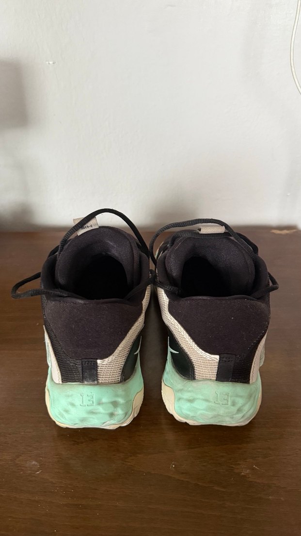 Orjinal nike Siyah Velcro Detaylı Basketbol Ayakkabısı - Görsel 3